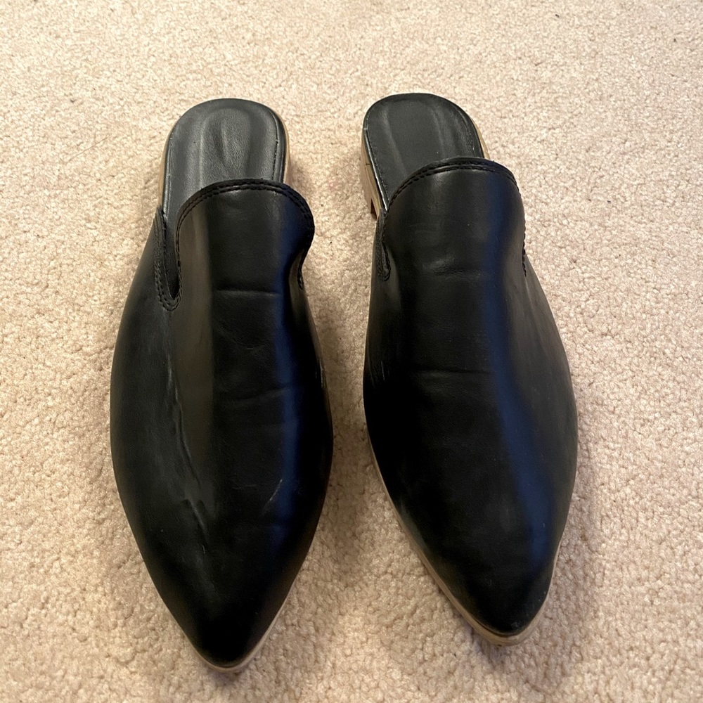 Black pleather pointed toe flats